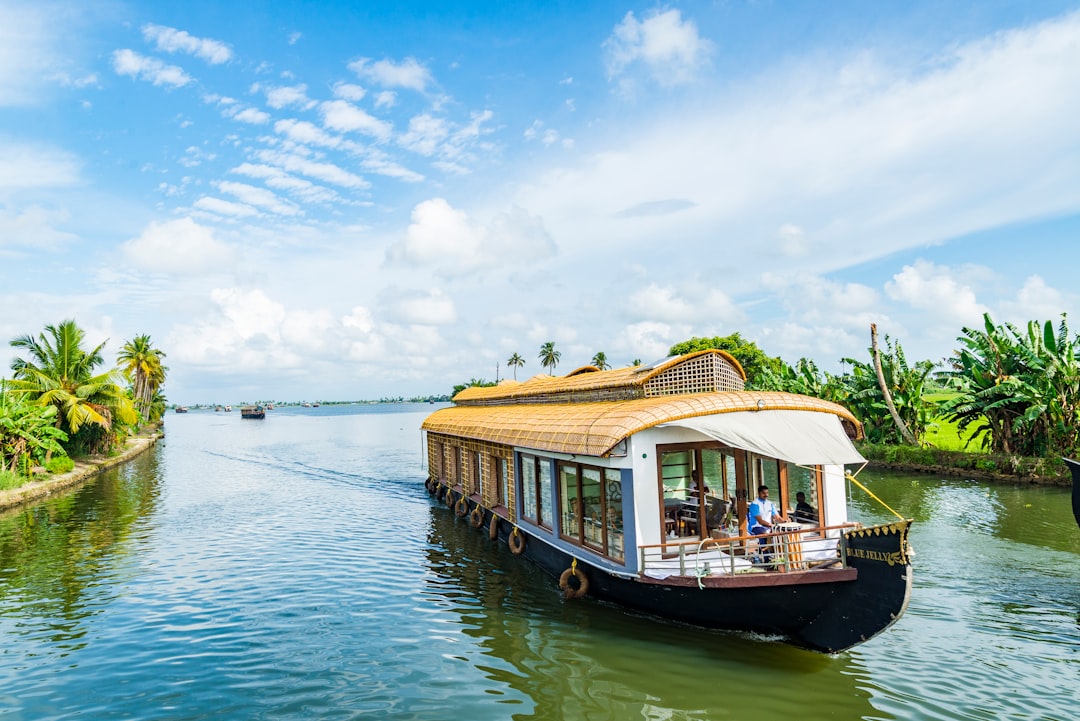 travelers stories about Lagoon in Alappuzha, India