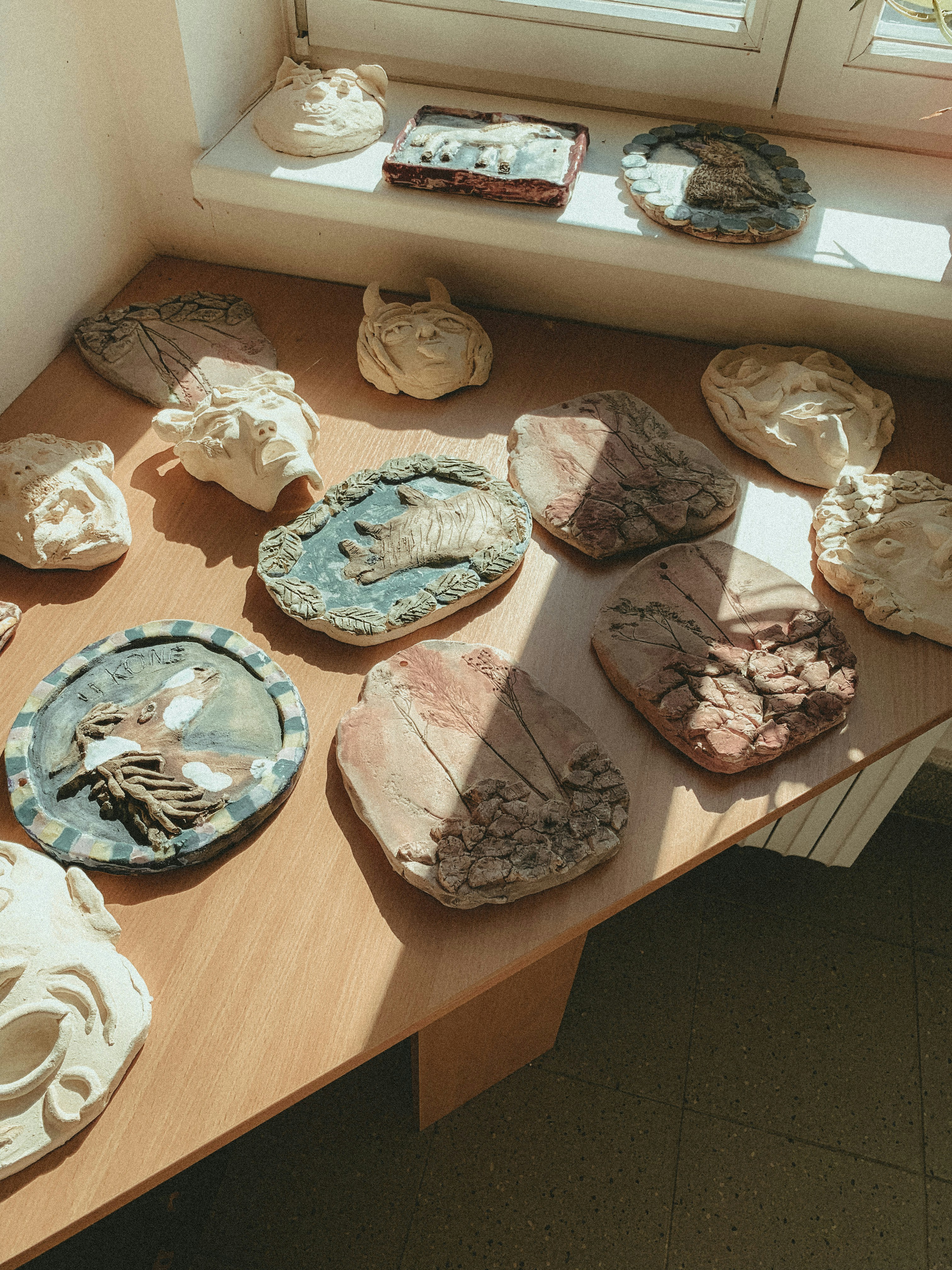 clay mask aesthetic, wallpaper, White vs Red Clay Masks: Which Is Right For You? 3