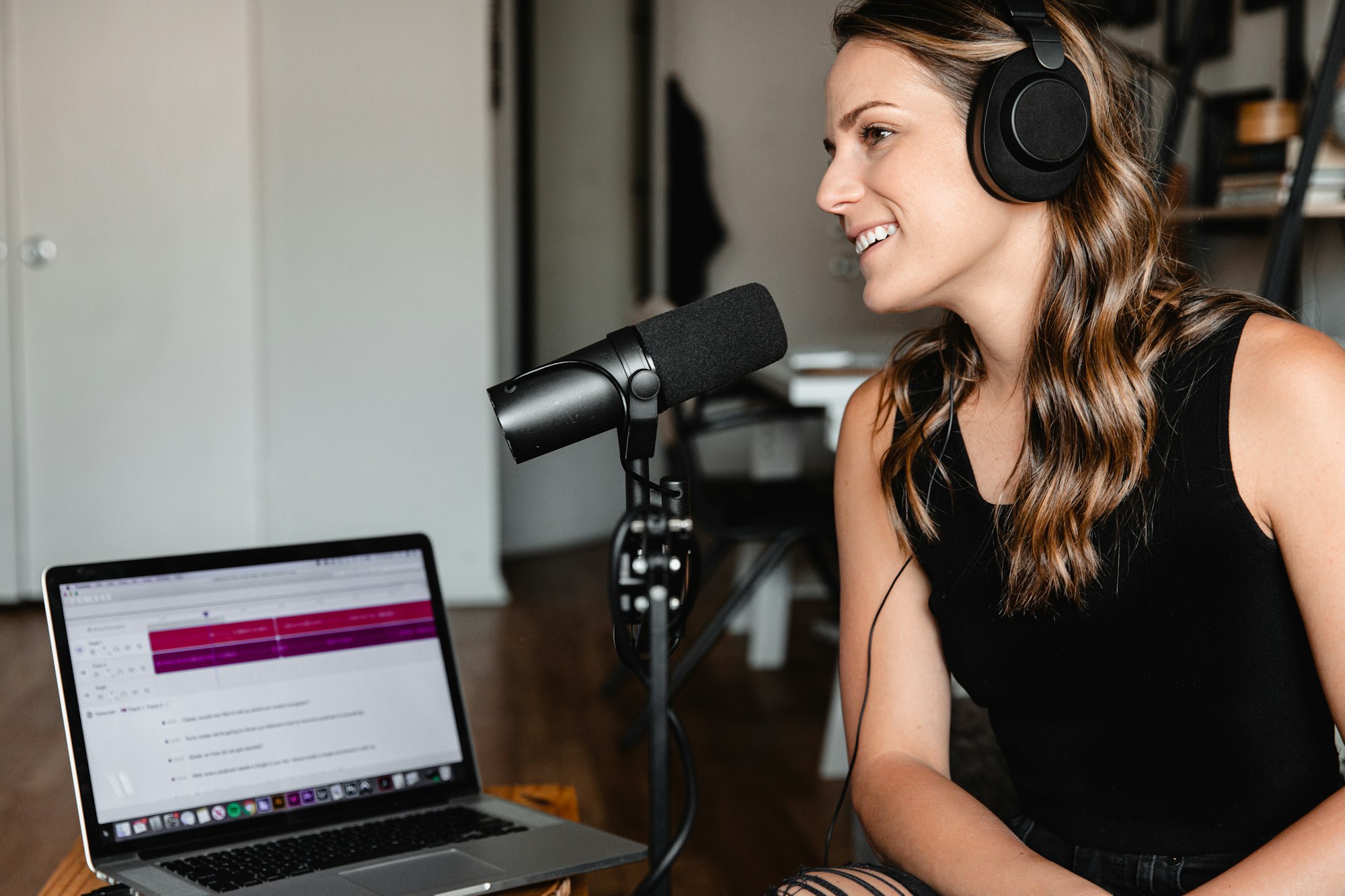 7 Proven Ways B2B Podcasting Drives Results: By The Numbers