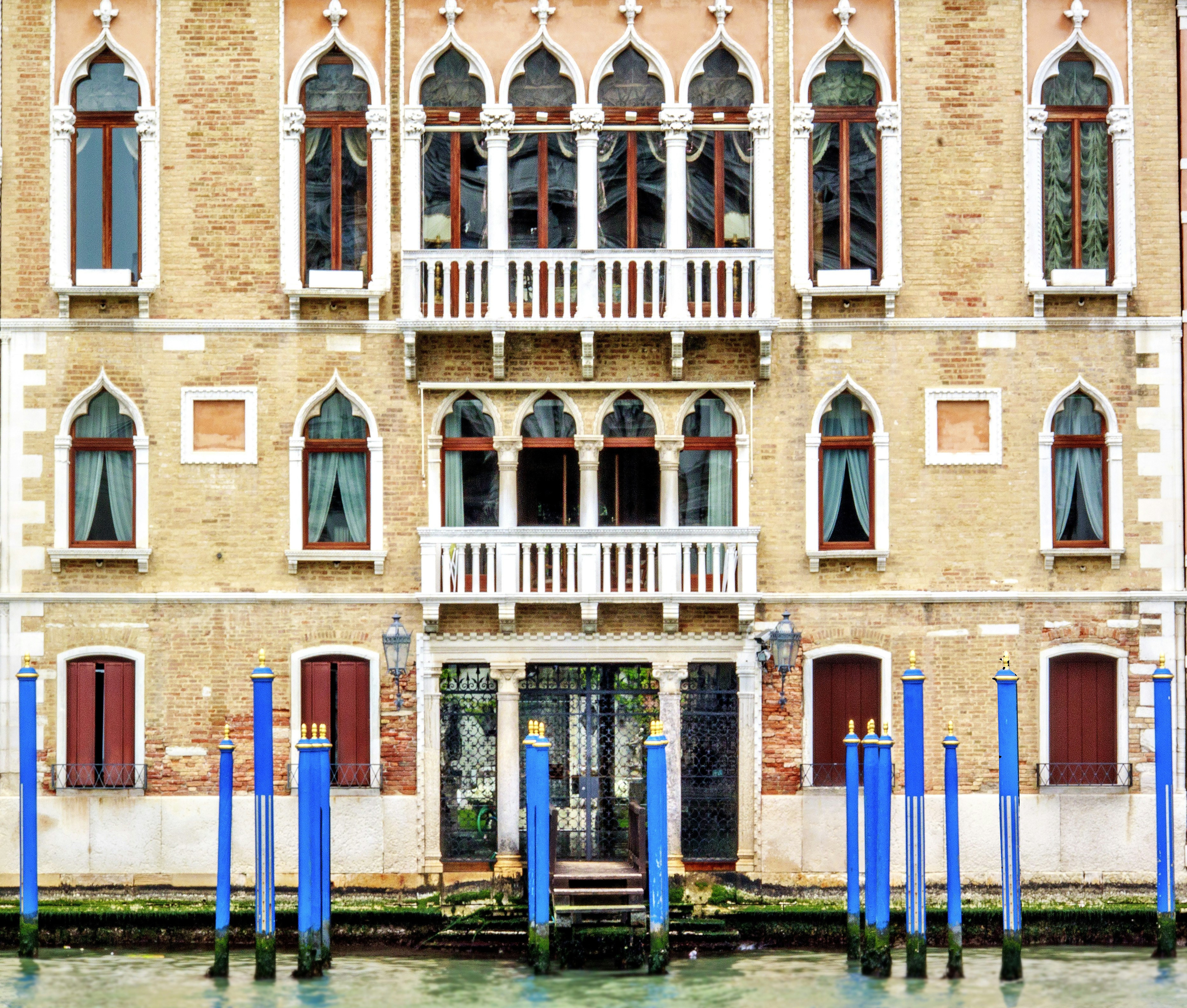 brown and white concrete building, 