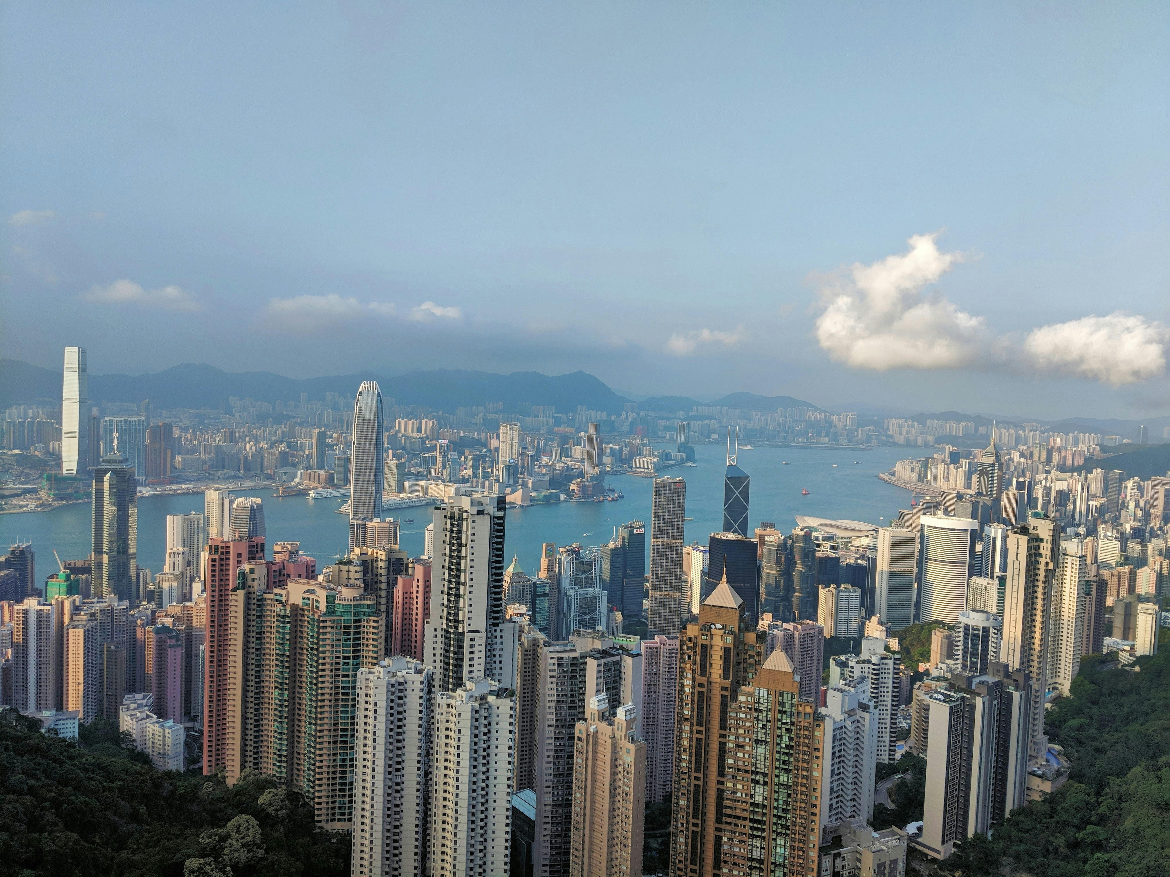 Stay online in the Hong Kong with a prepaid eSIM from eSIMlii. Instant activation, no roaming charges, and reliable coverage.