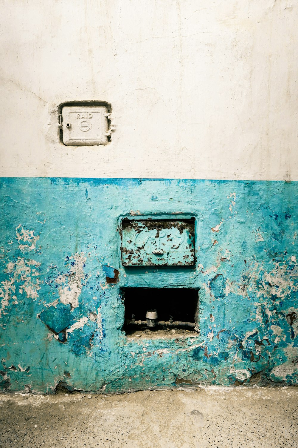 blue and white concrete wall