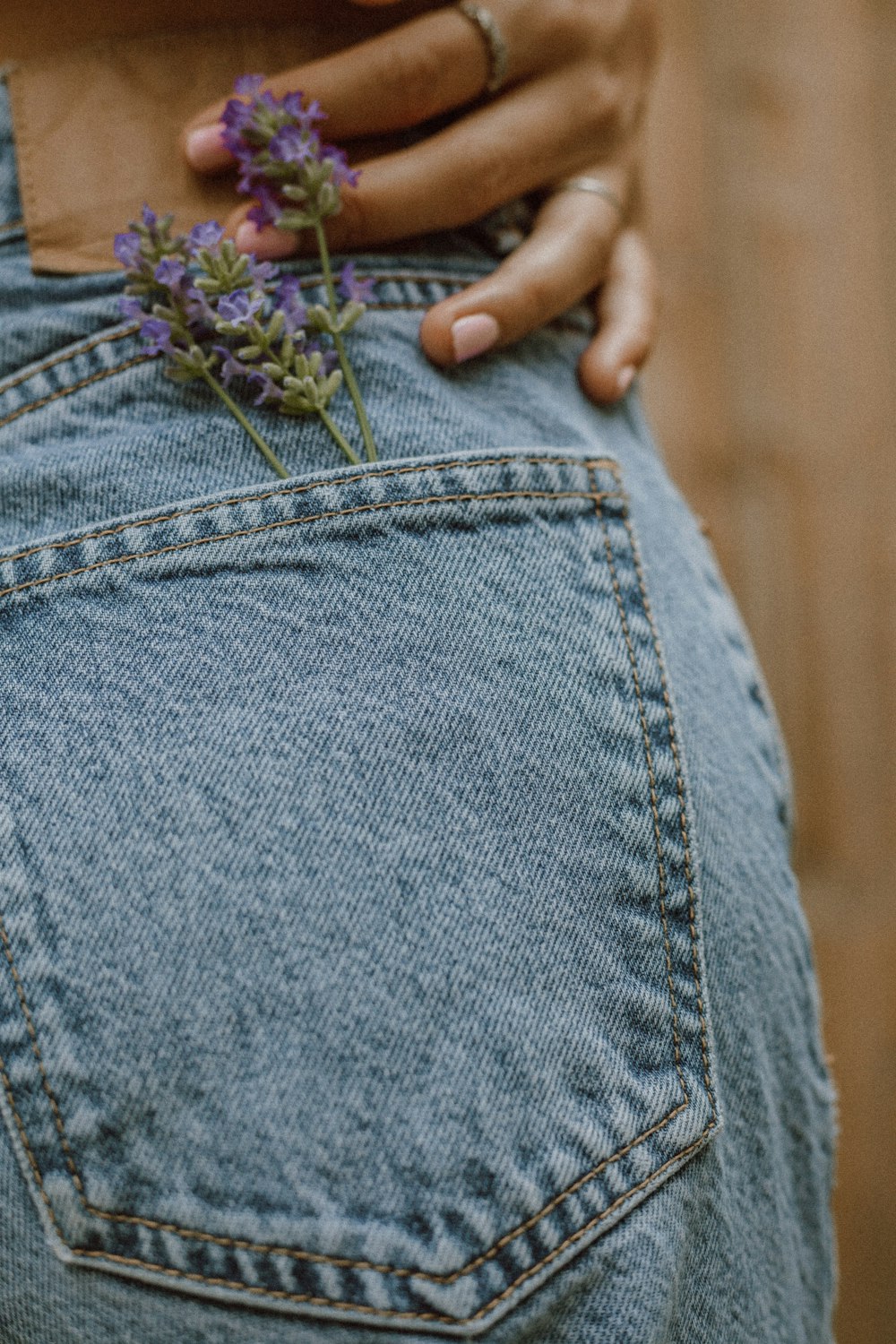 Person in blue denim jeans photo – Free Canada Image on Unsplash