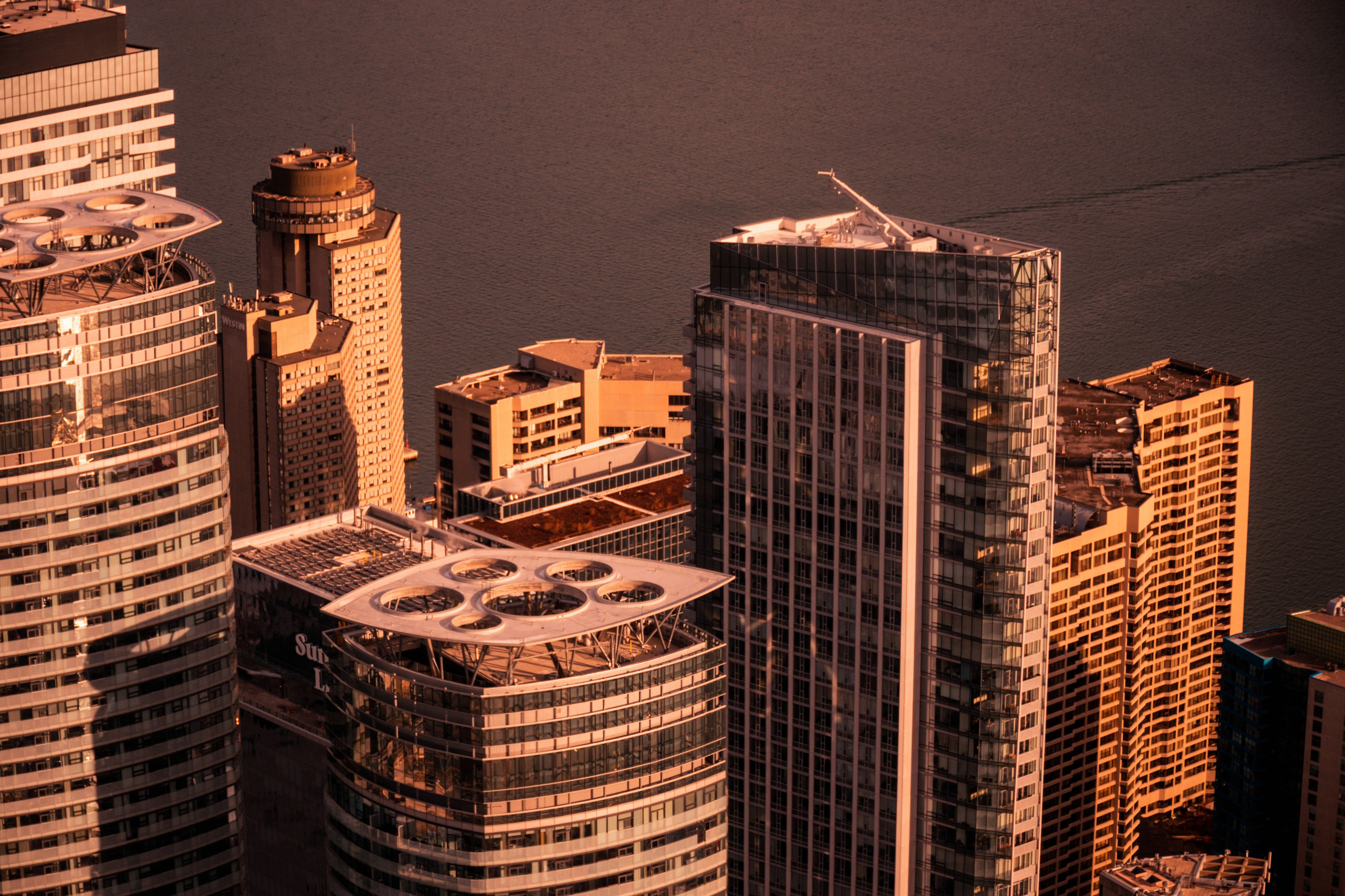 Photo by lucasgwendt