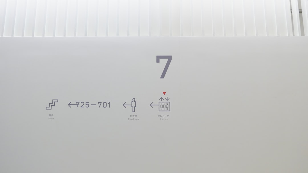 text, 9 Hours Capsule Hotel