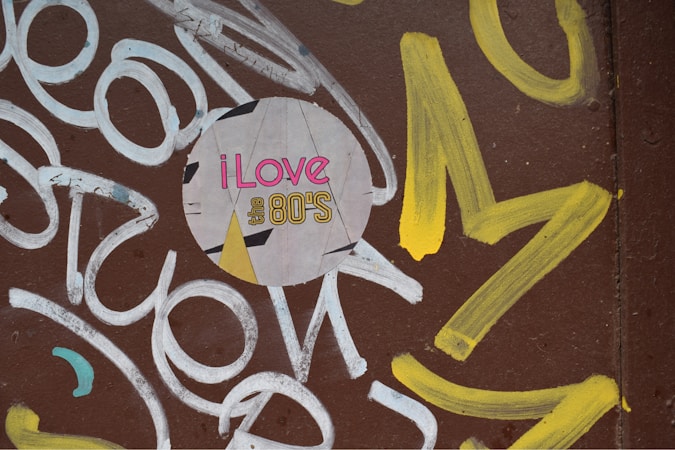 Relive the 80s: The Best Hits on Ireland’s 80s FM Station
