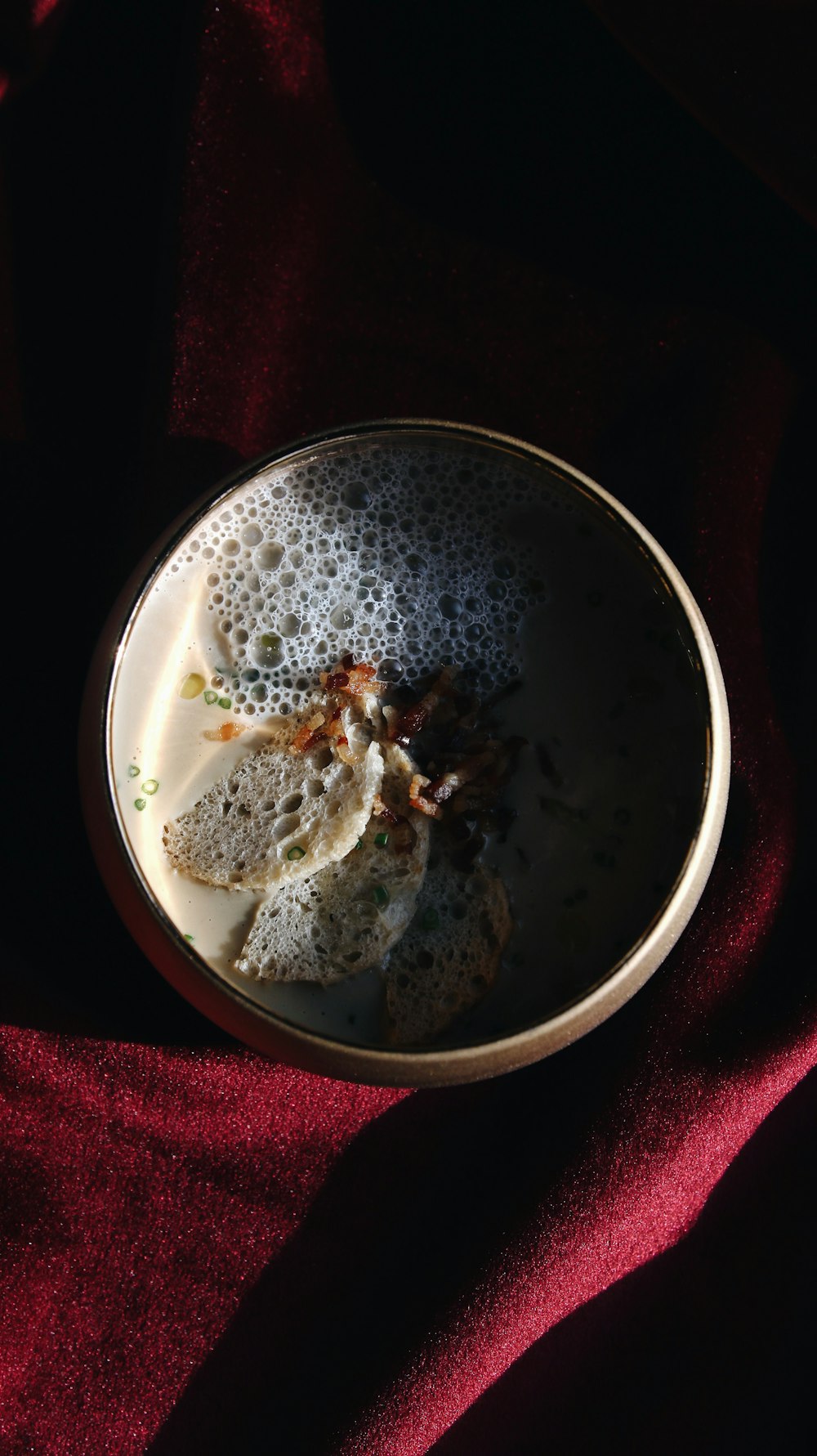 white and black ceramic bowl