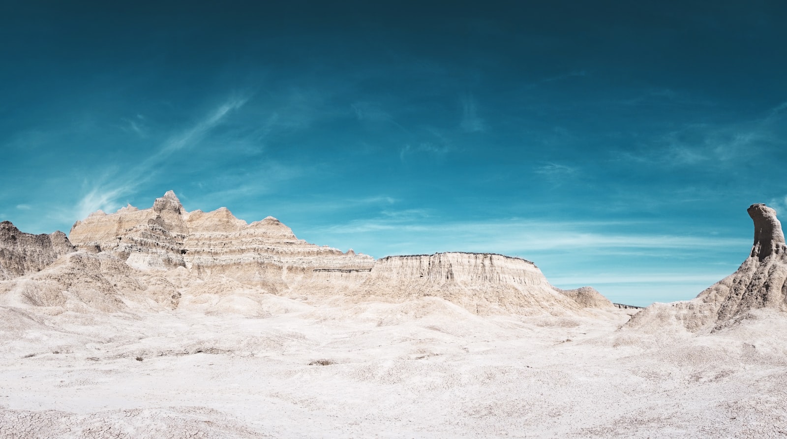 Sony Alpha a5000 (ILCE 5000) + Sony E 16-50mm F3.5-5.6 PZ OSS sample photo. Brown rocky mountain under photography