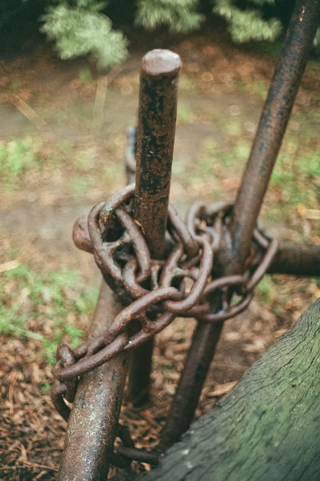 grey metal chain link fence