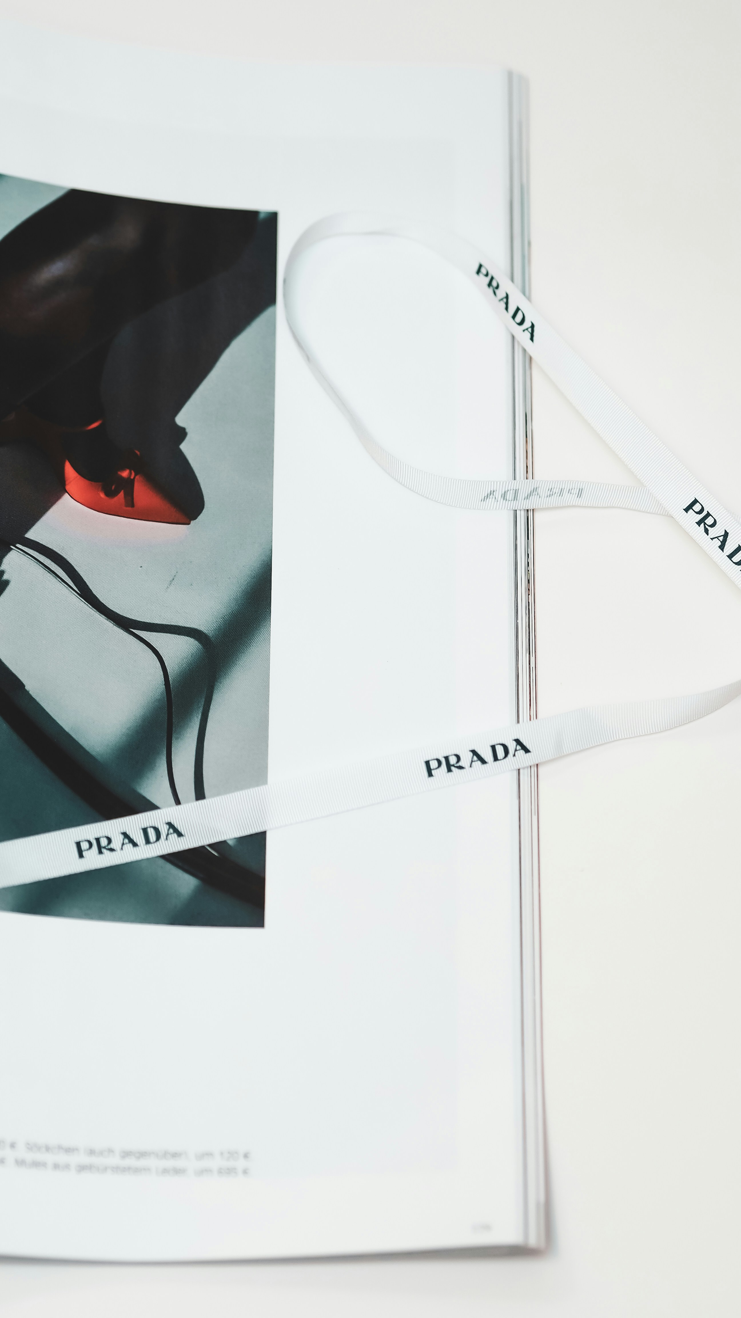 500 Prada Pictures Hd Download Free Images On Unsplash