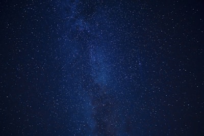 blue sky with stars during night time
