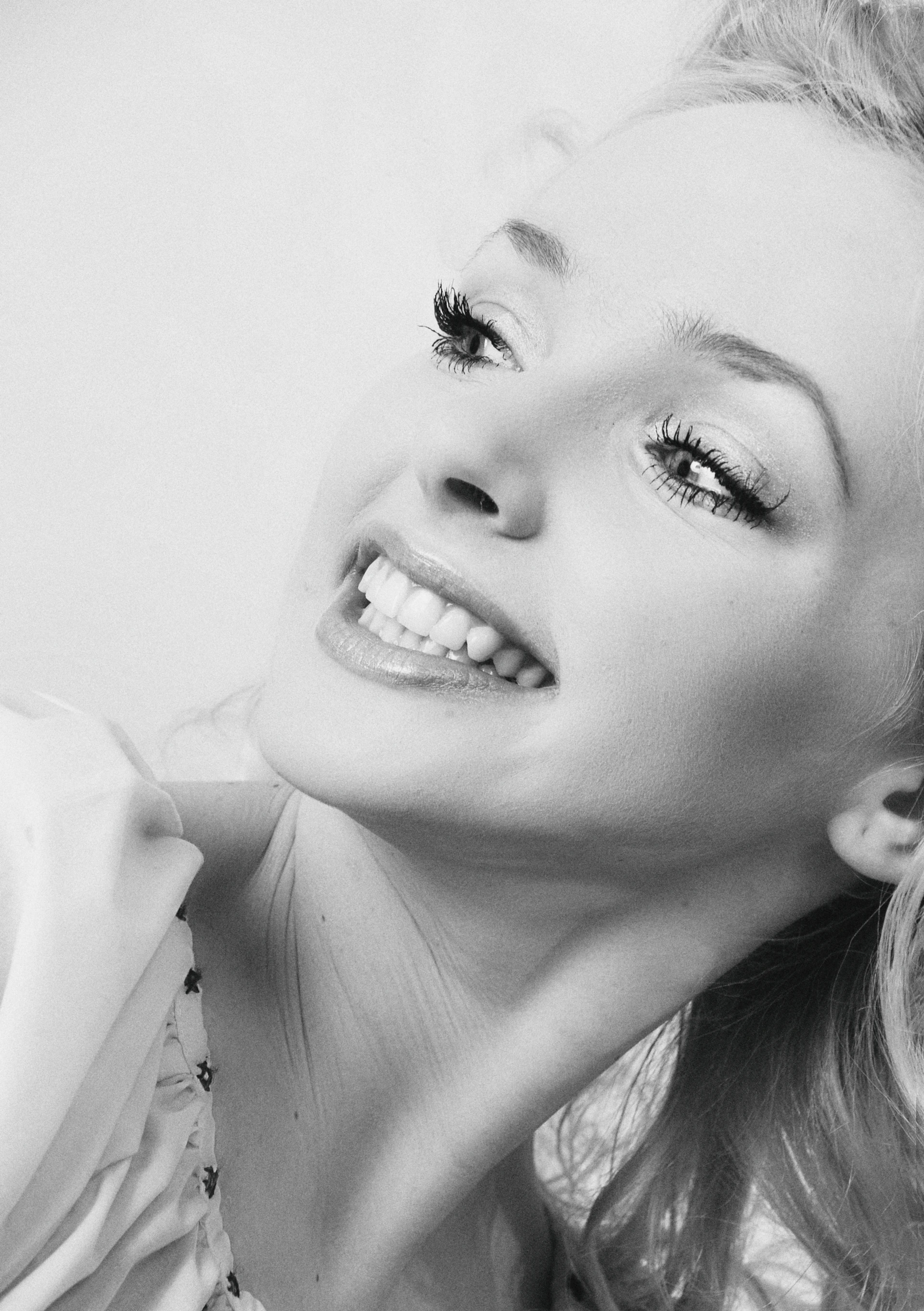 black and white bed linen