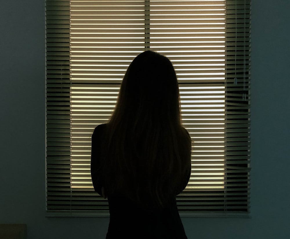 30,000+ Sad Girl At Window Pictures | Download Free Images on Unsplash