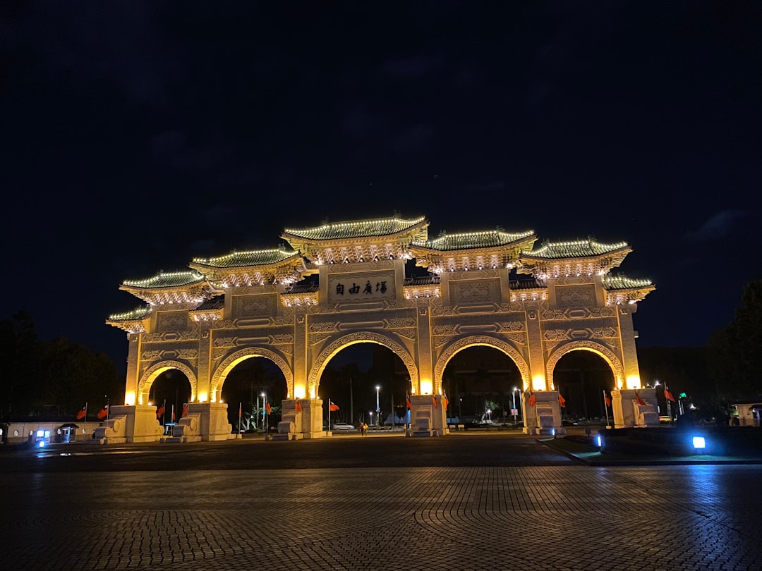 Landmark photo spot National Chiang Kai-shek Memorial Hall Songshou Square Park