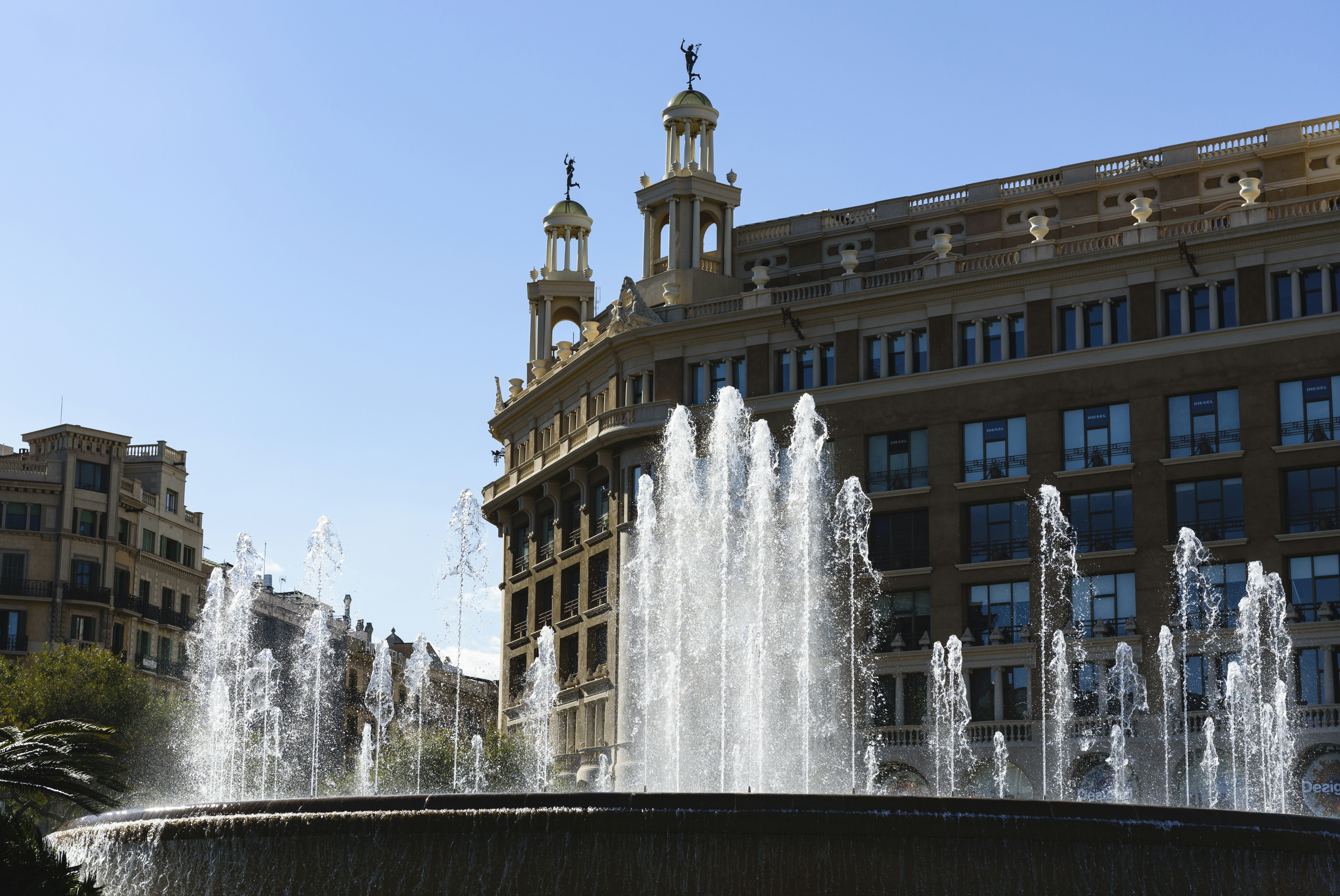 Zaragoza Budget Travel Guides