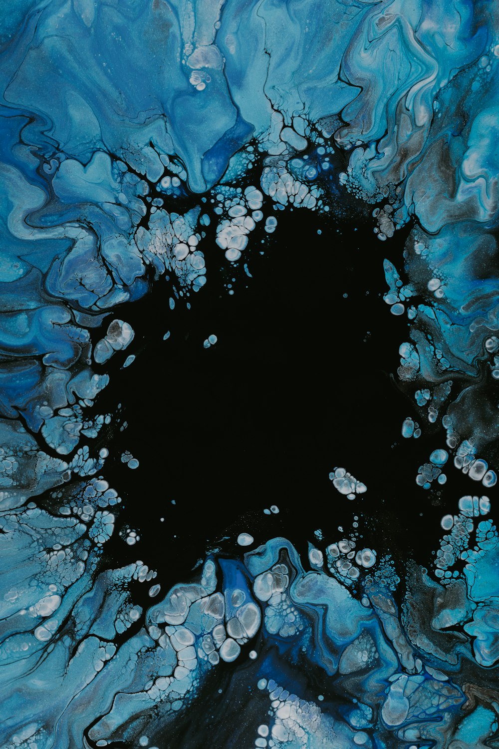 pintura abstrata azul e preta