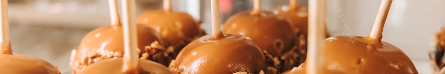 brown and white chocolate coated doughnut