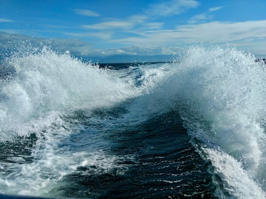 ocean waves crashing on shore during daytime in Victoria Canada