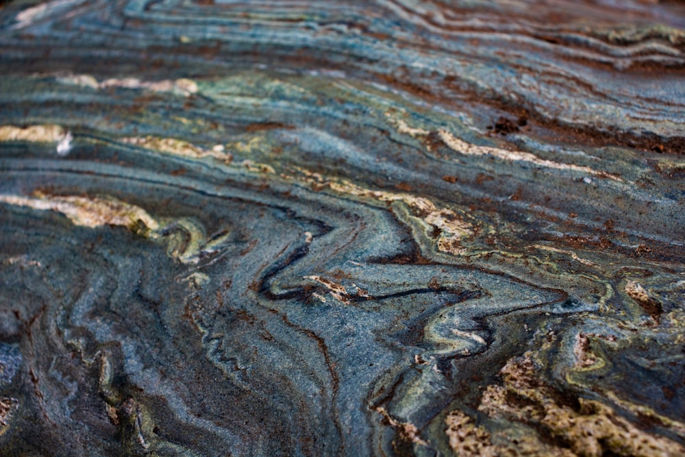 Surface en bois marron et noir