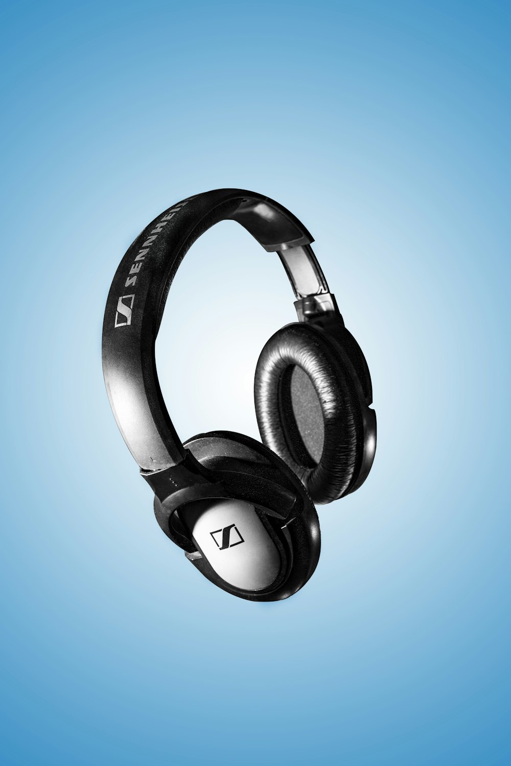 black and gray beats by dr dre wireless headphones