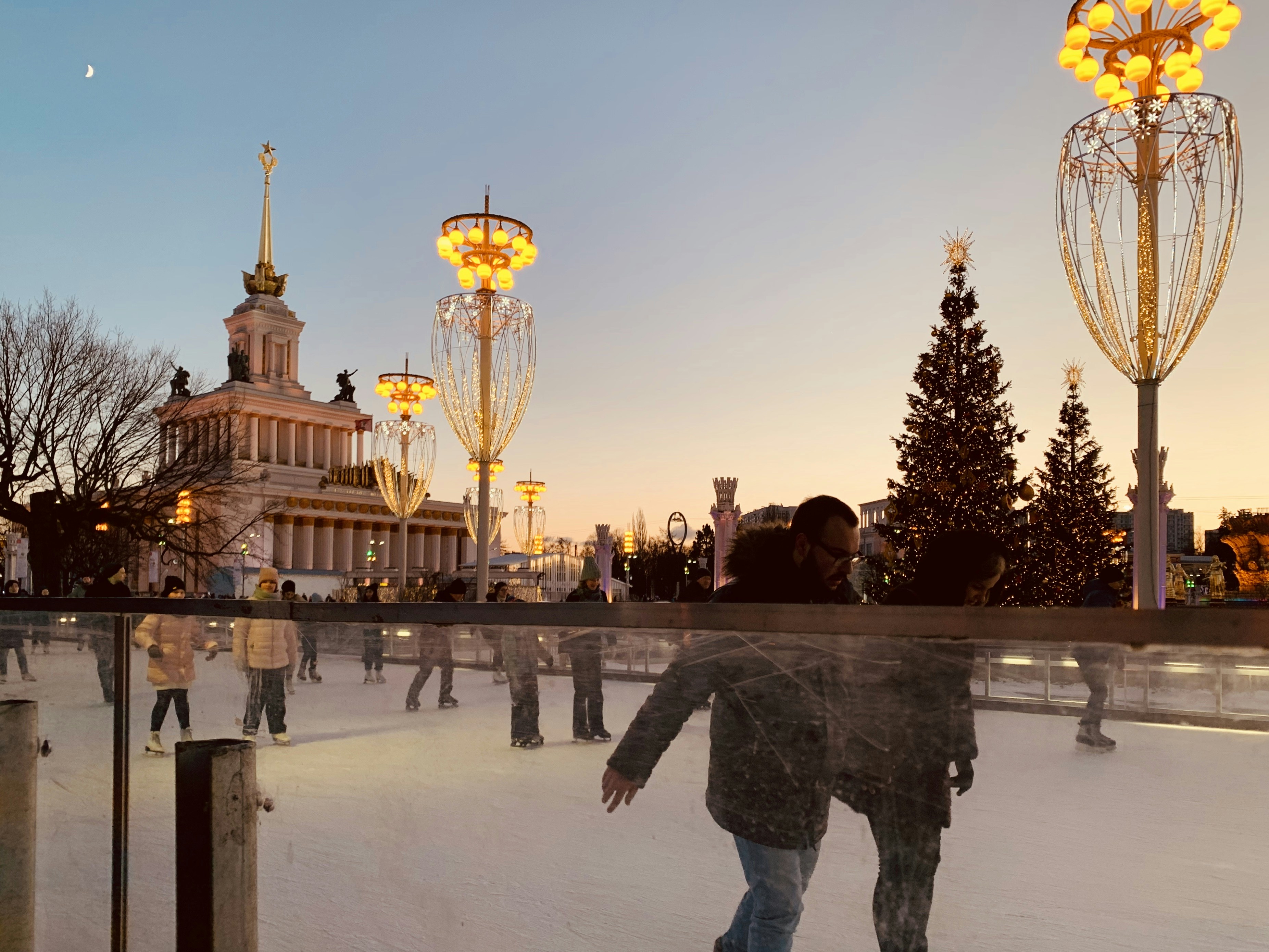 Pista de Patinação no VDNKh, a maior pista da Europa.