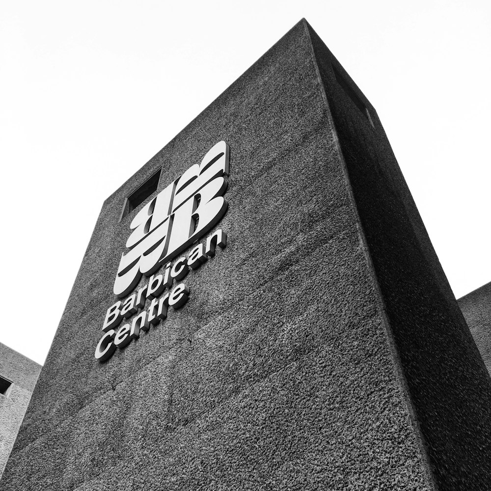 a black and white photo of a building