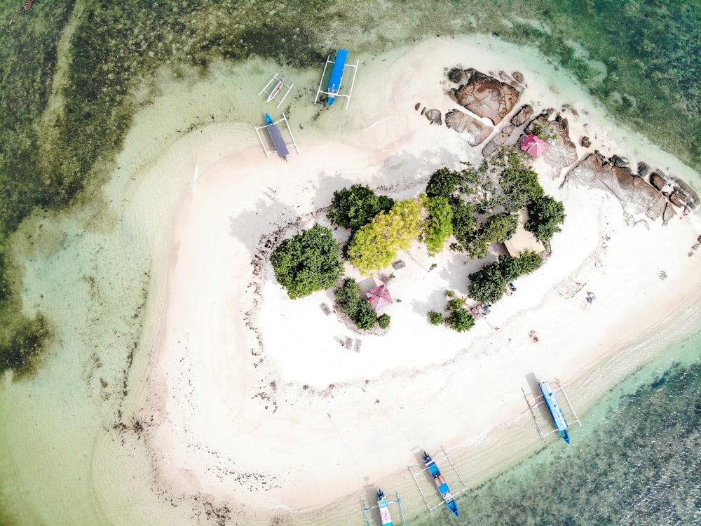 Vue aérienne de la plage pendant la journée