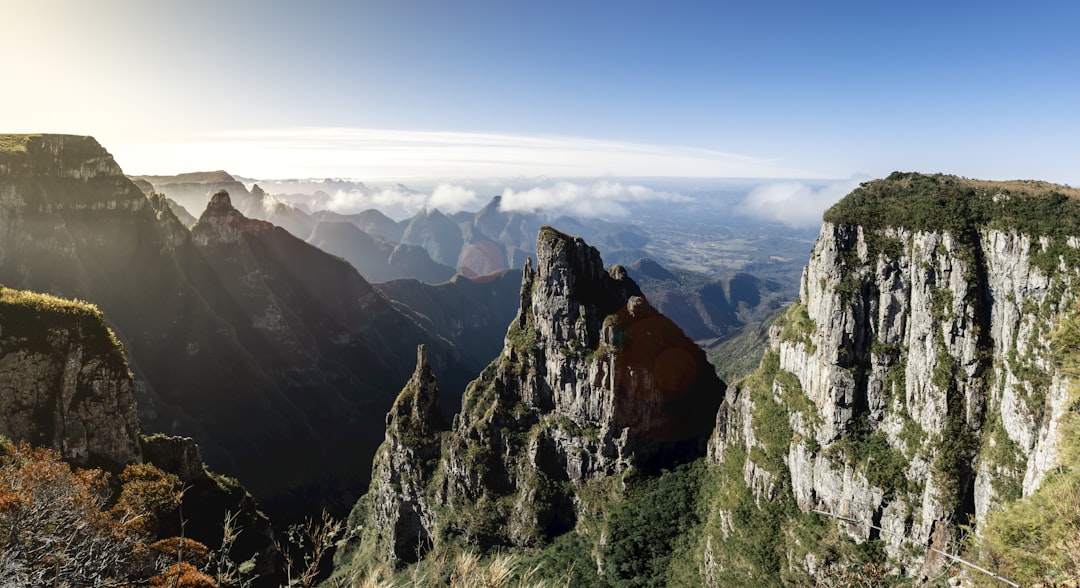 travelers stories about Mountain range in Cânion do Funil, Brasil