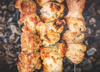 grilled meat with white sauce