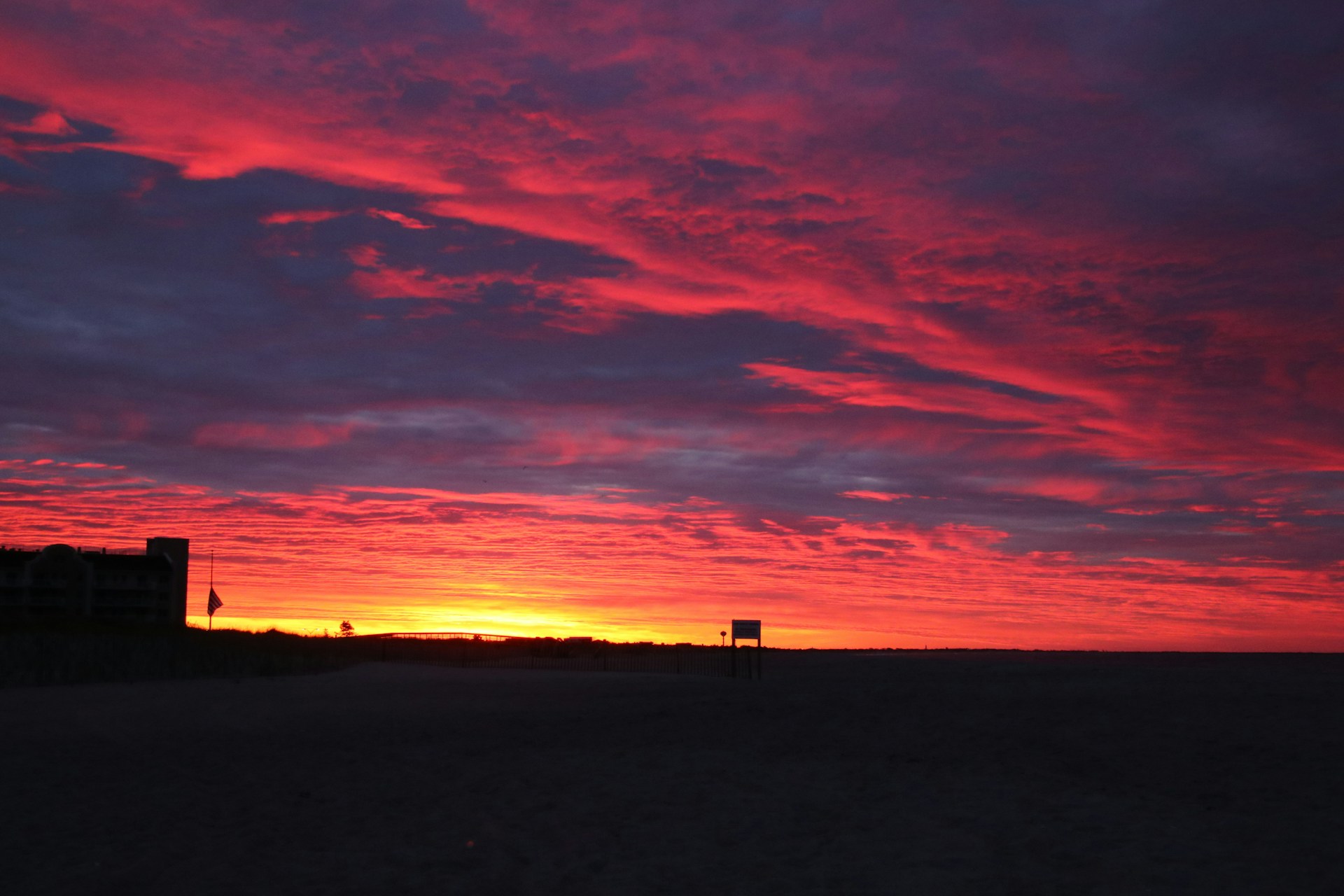 black and white bed linen