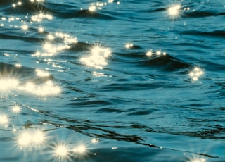 blue and white water during daytime