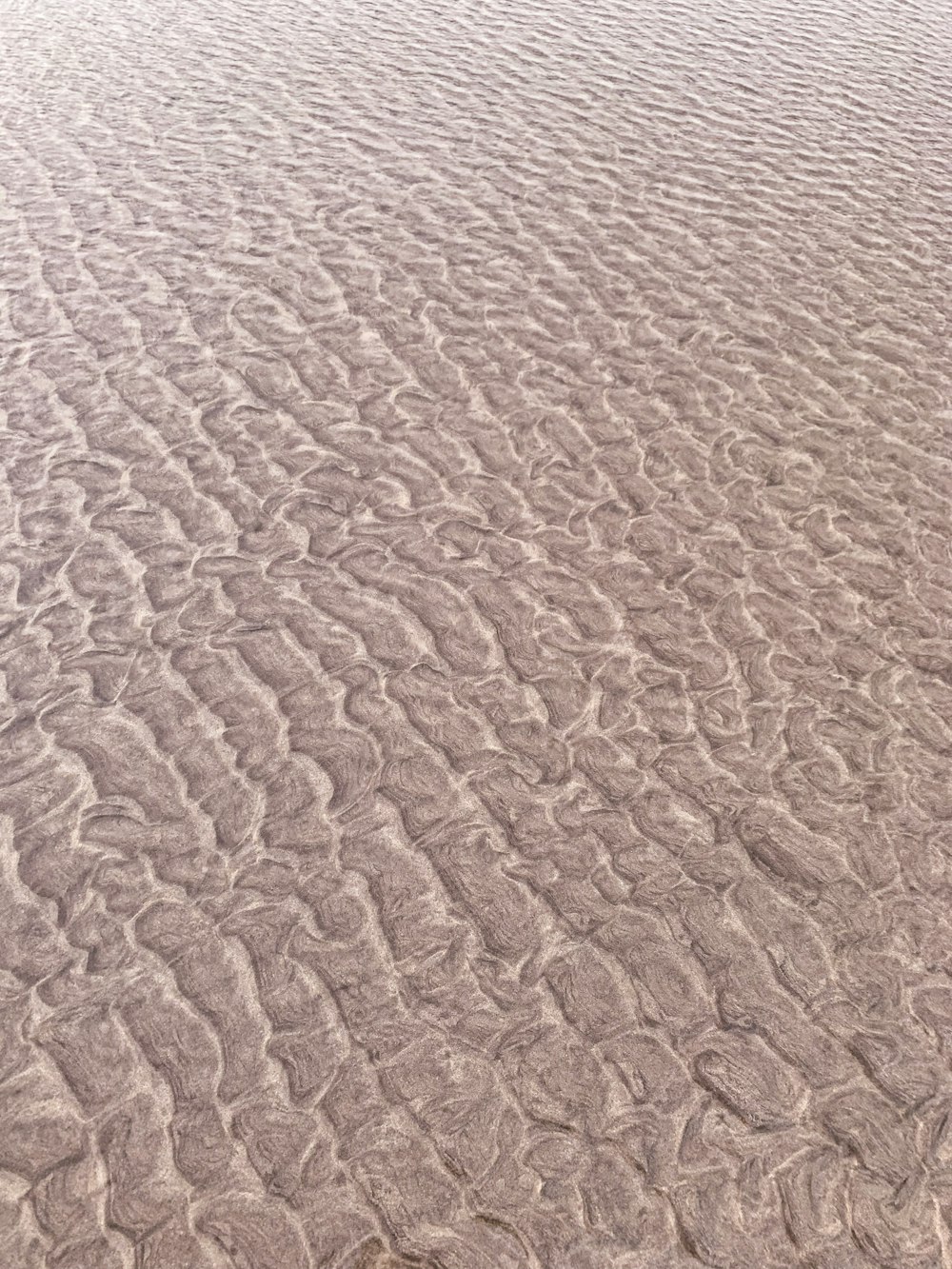 brauner Sand tagsüber