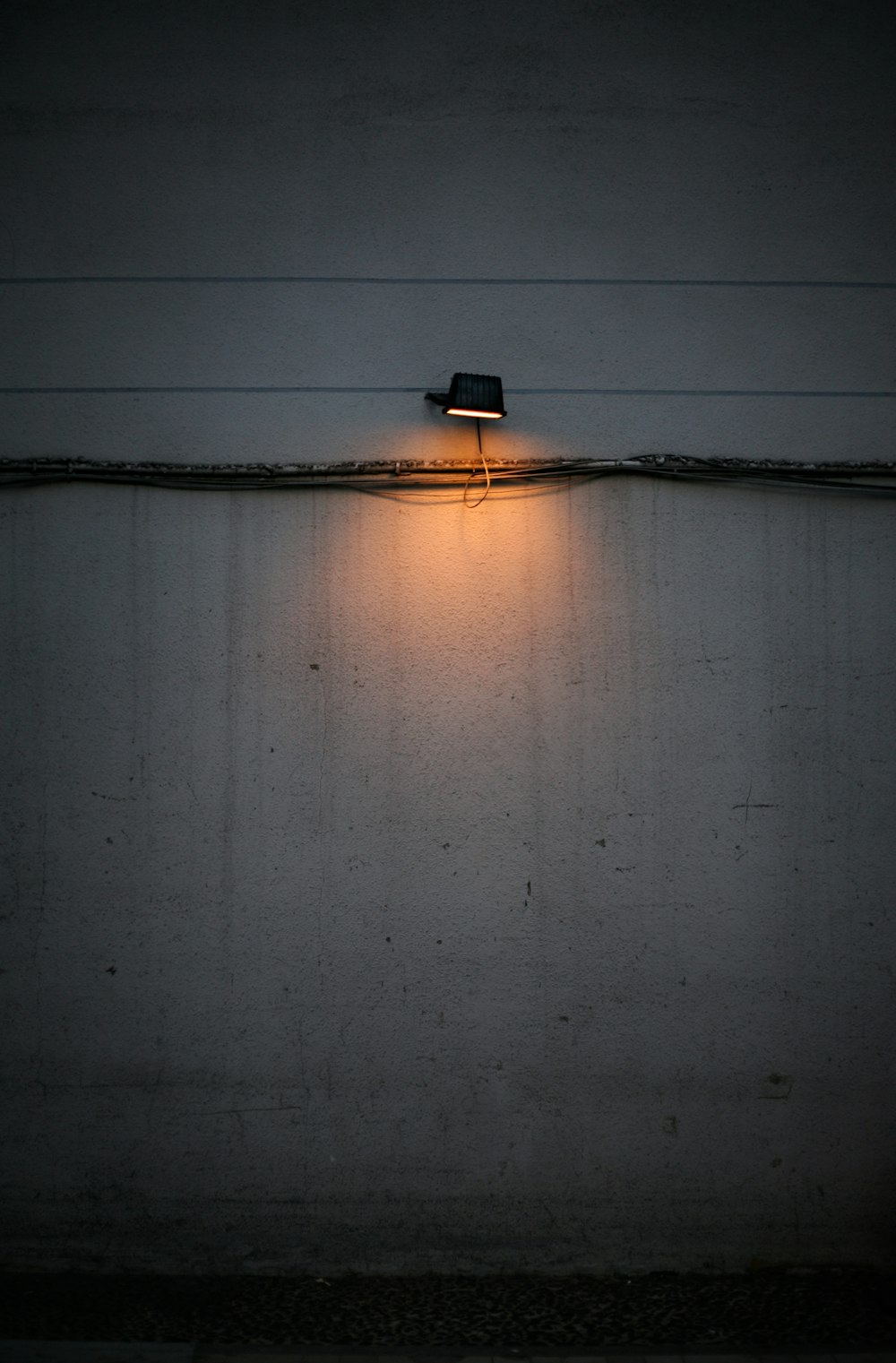 white pendant lamp turned on in room photo – Free Pattern Image on Unsplash
