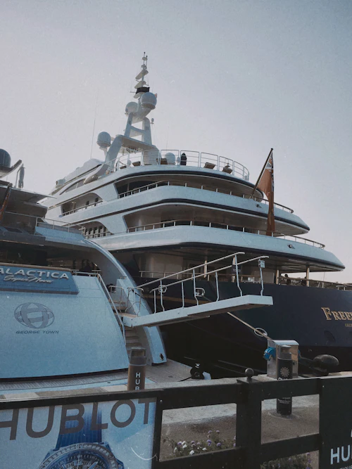 Redwood Star cruise ship