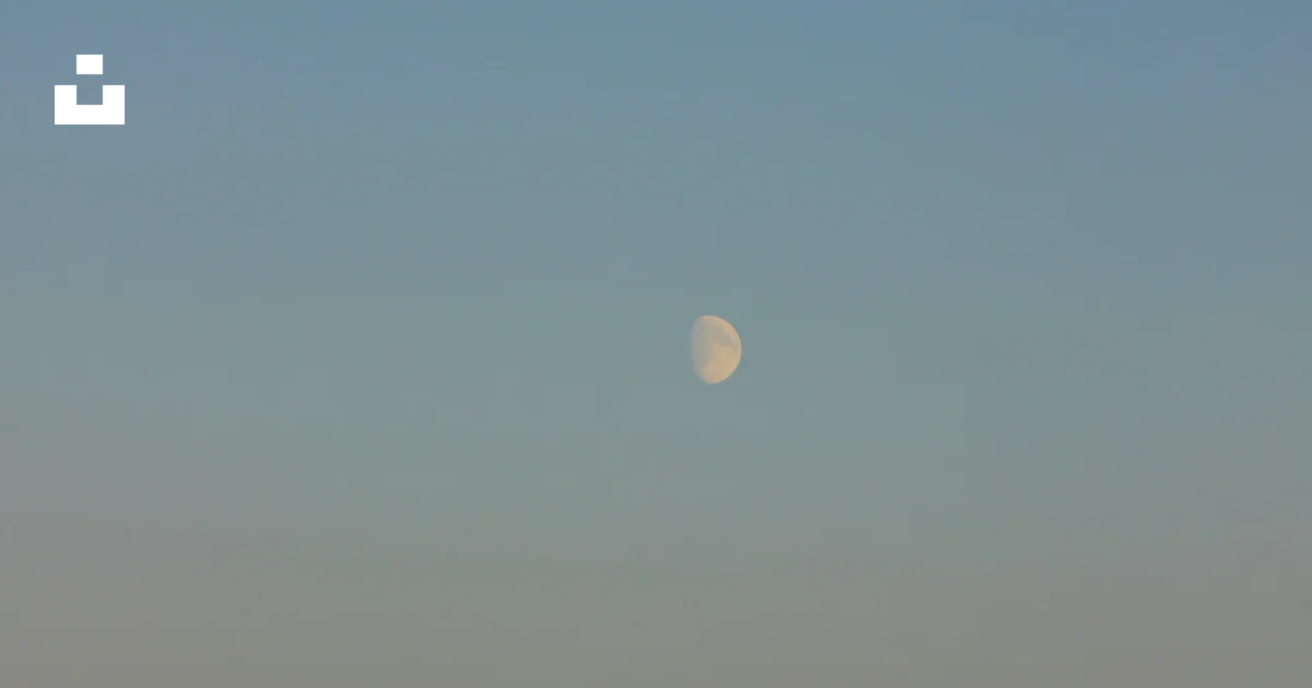 Lua cheia sobre o mar foto – Imagem grátis sobre Cinza na Unsplash