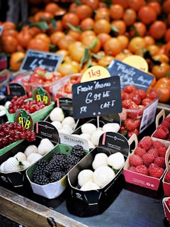 Paris markets white and black round fruits