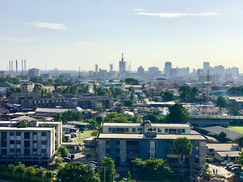 Veduta aerea degli edifici della città durante il giorno