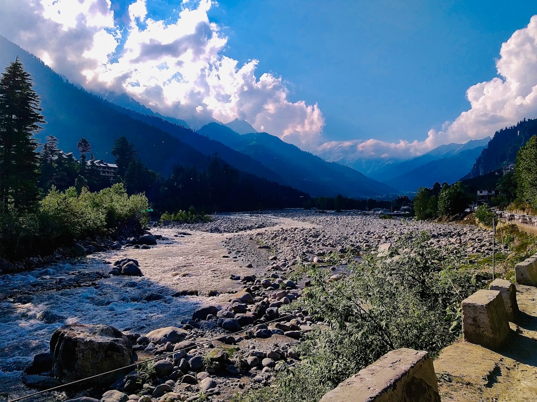 travelers stories about River in Manali, India