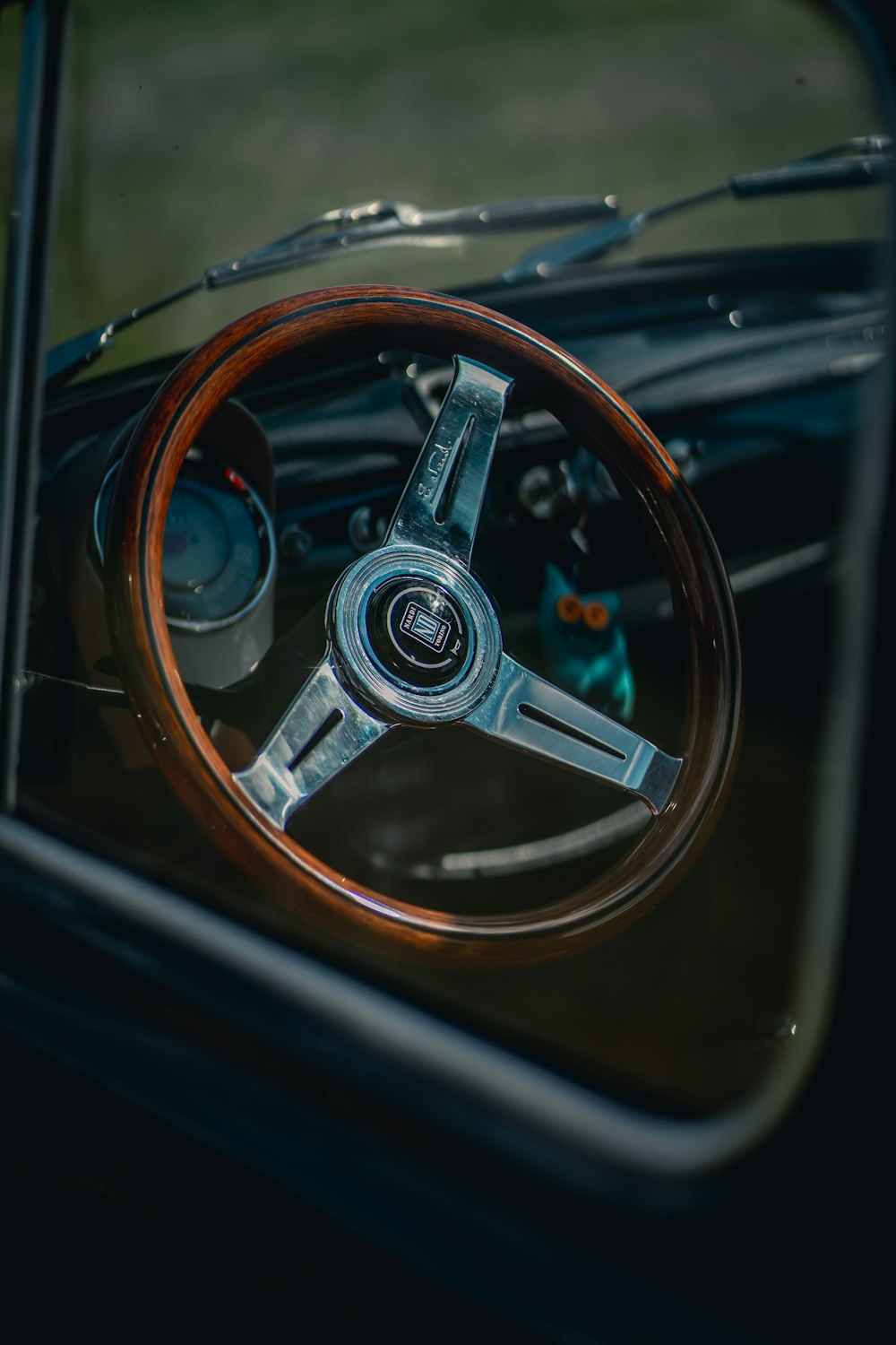 brown and gray steering wheel