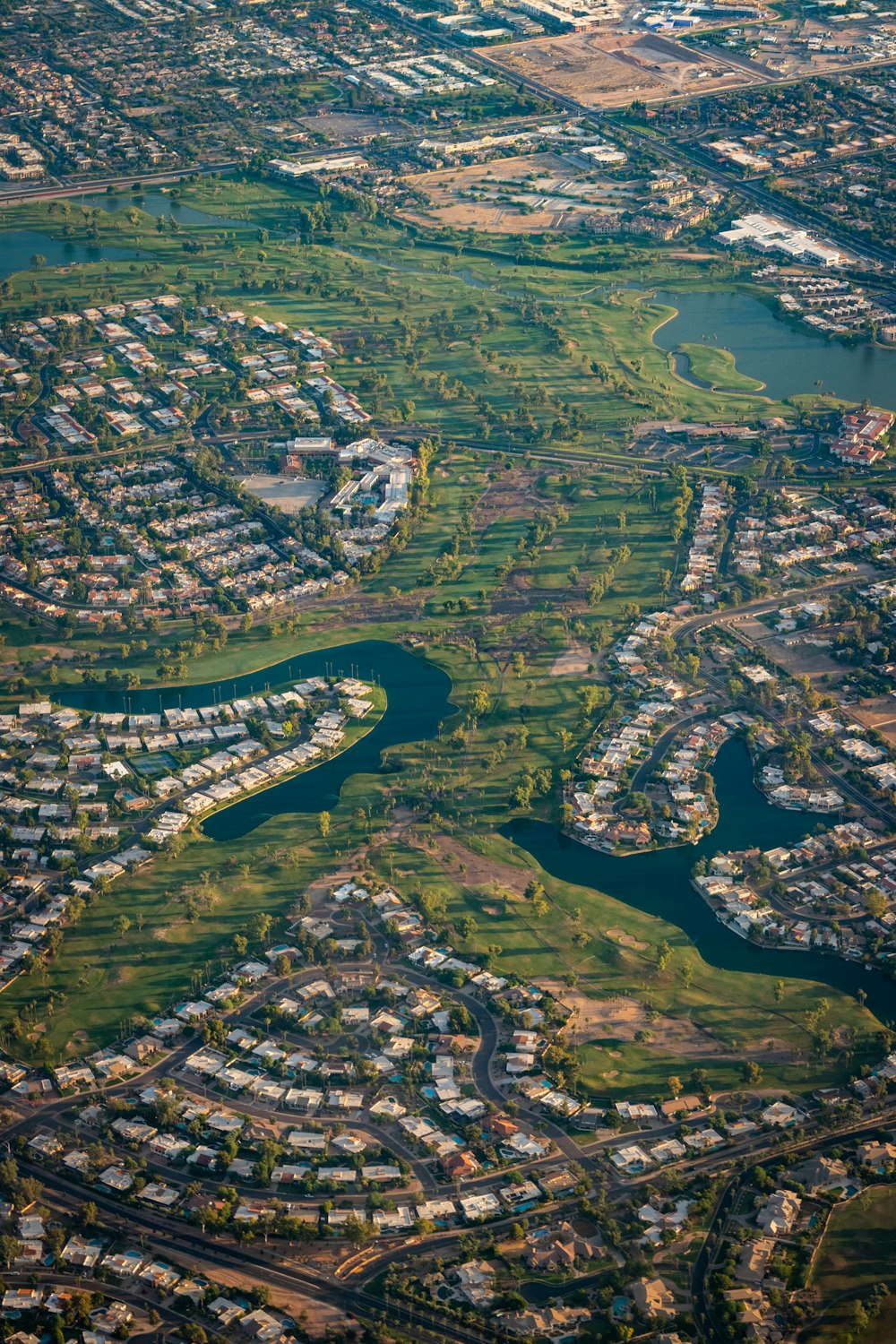 Vista aérea de la ciudad durante el día