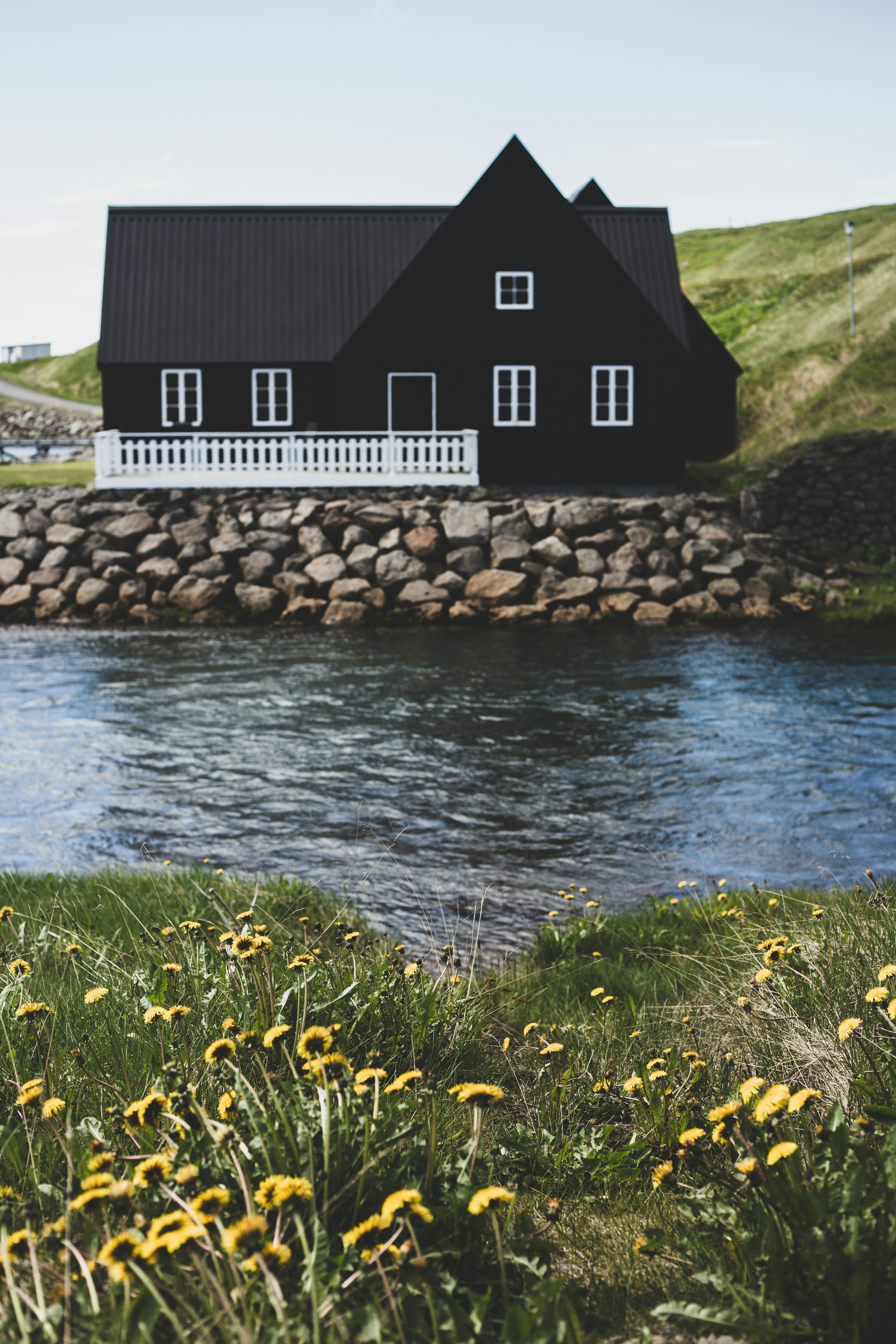 Black House Pictures | Download Free Images on Unsplash