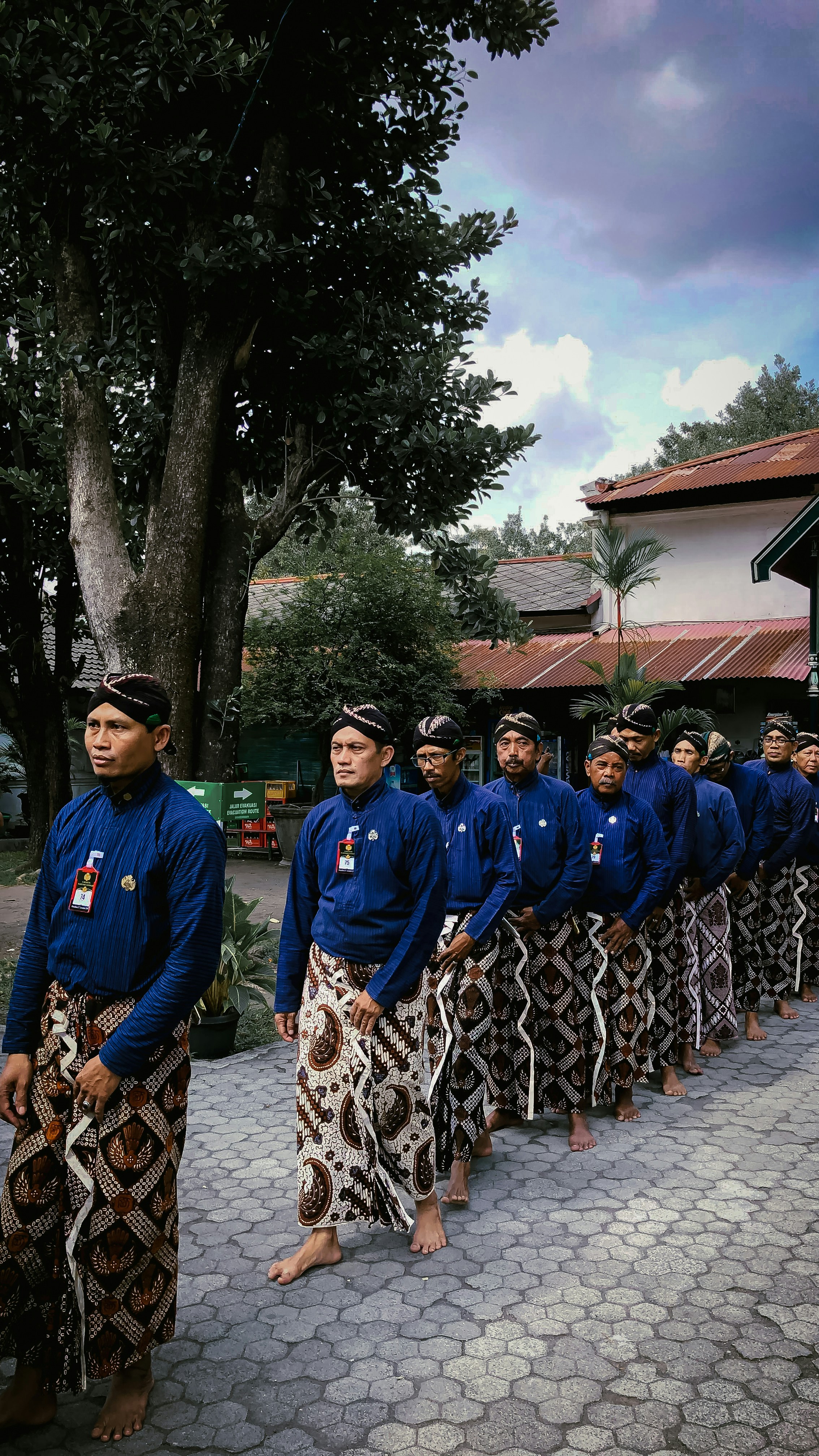 Cara menjual sarung untuk laki-laki supaya cepat laku