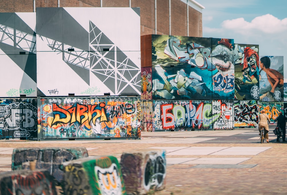 graffiti on wall during daytime