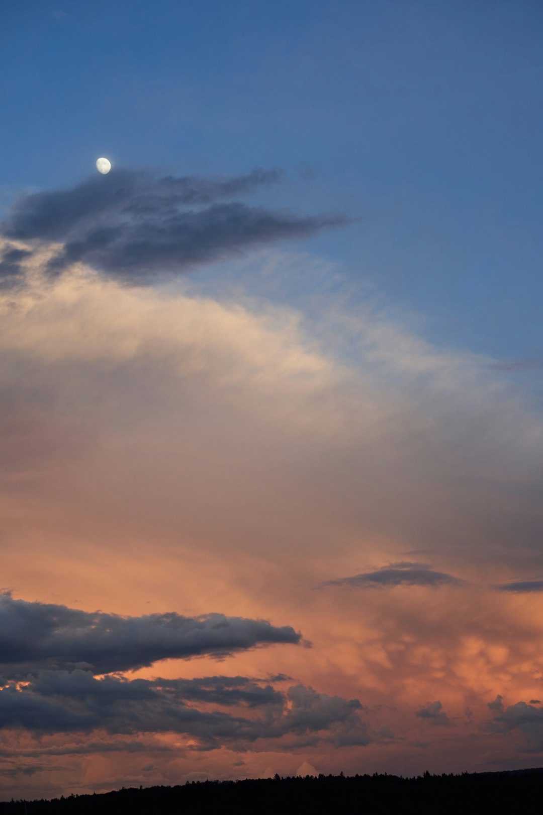 white clouds and blue sky during daytime