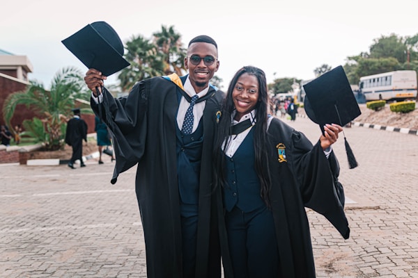 Melhores MBAs Online em 2026: FIA, Insper e FGV — O Que Realmente Diferencia Cada Um?