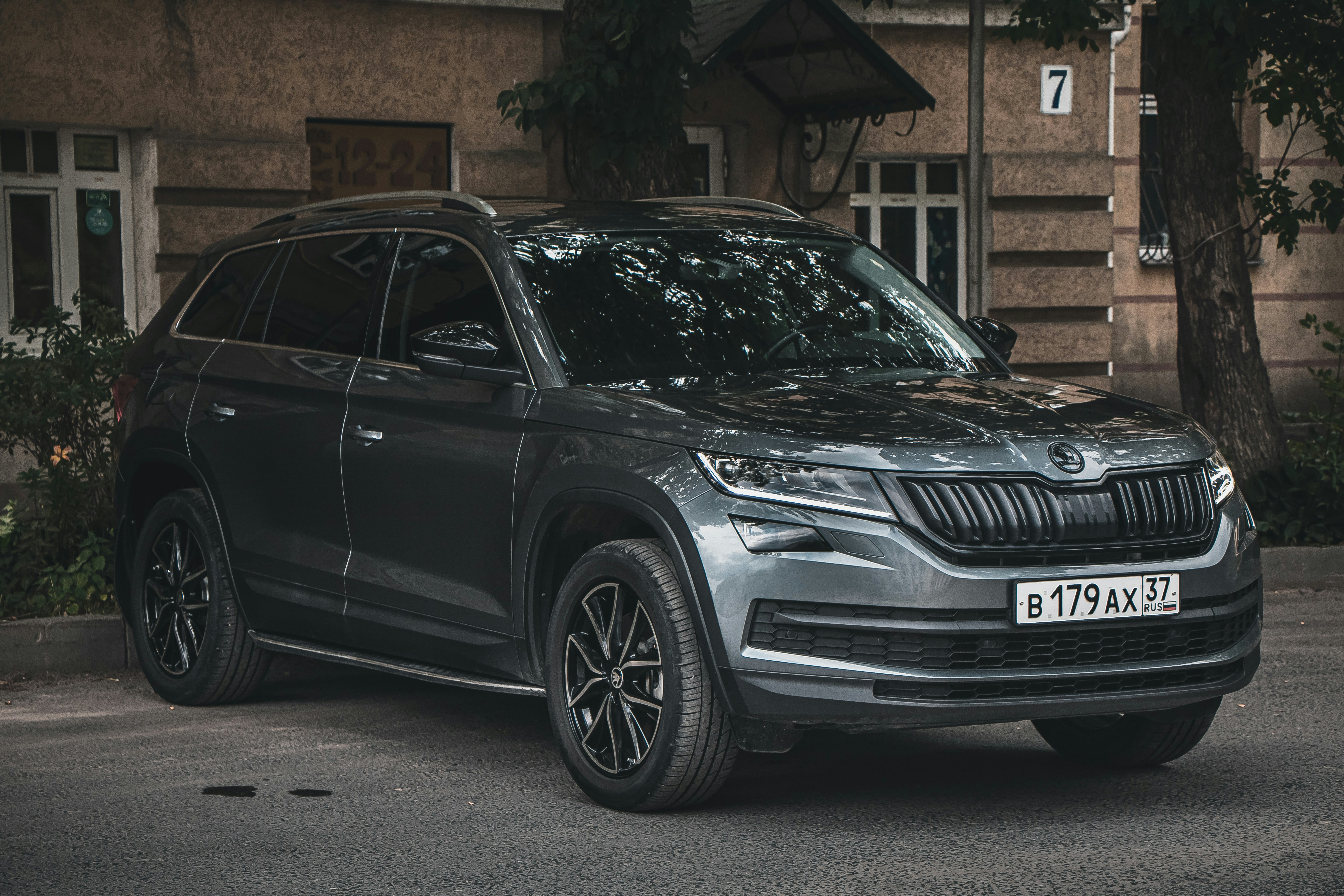 Skoda представила новую гибридную версию RS iV