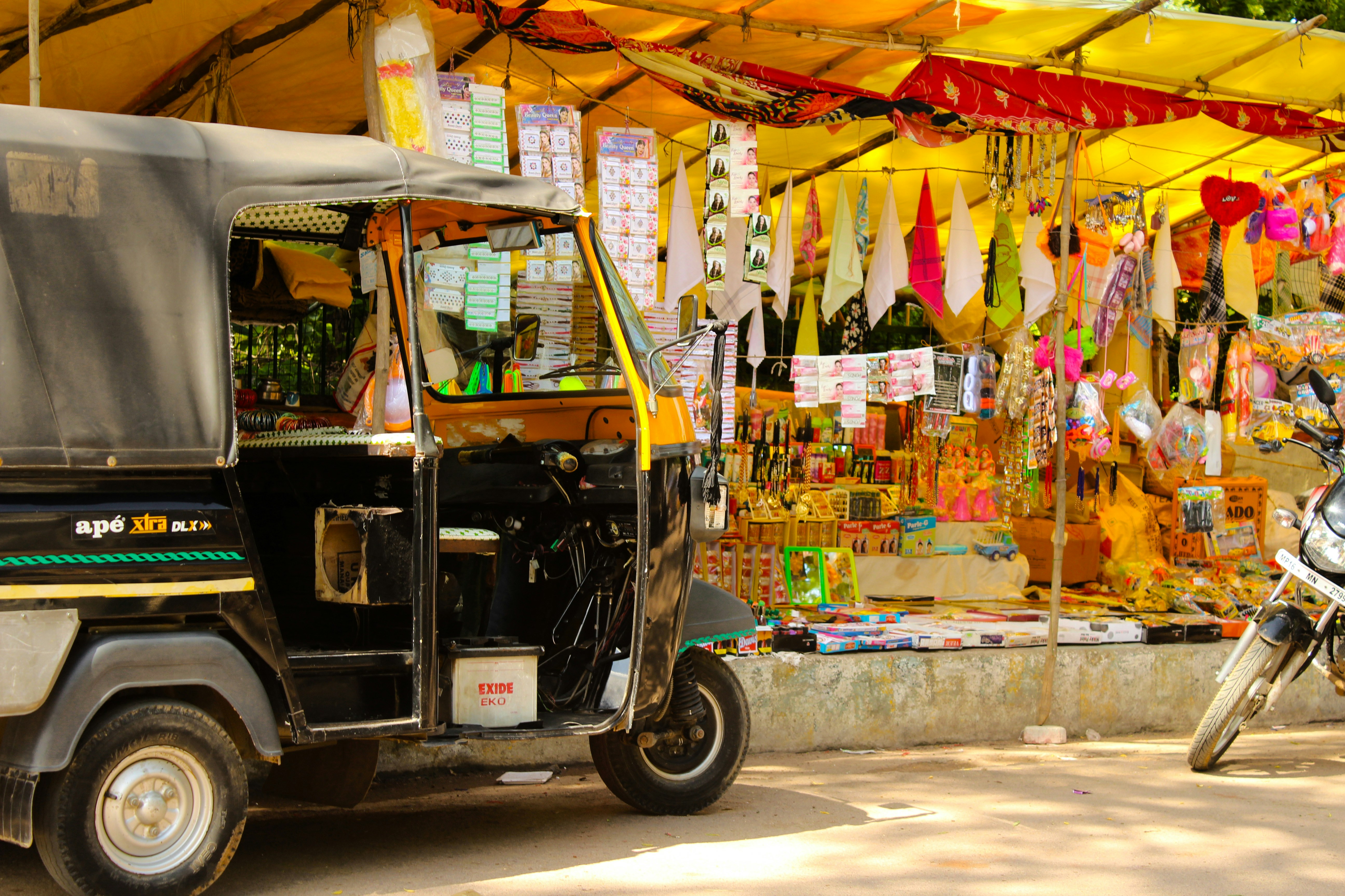 A colourful Indian Market in Khajuraho.