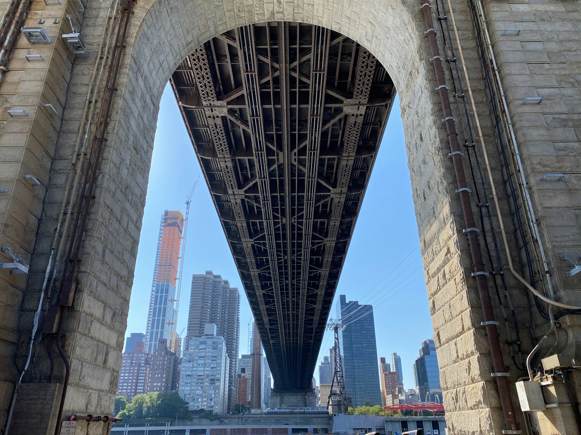 black and white bed linen