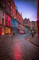 Edinburgh’s Victoria Street at dusk—colourful Old Town backdrop for wedding films.