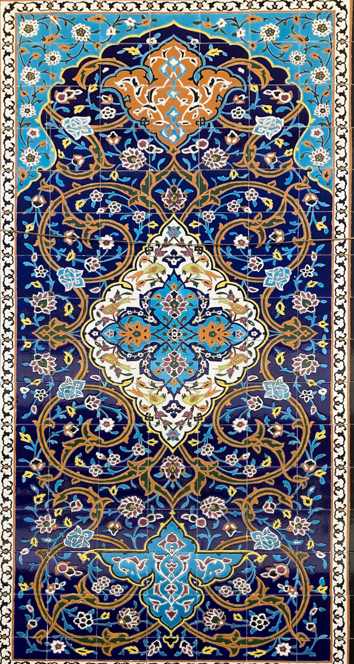Kahverengi desenli halı